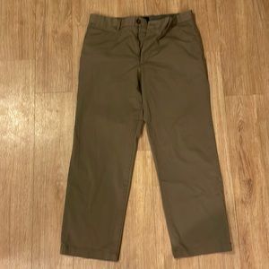 Dockers slim fit 34x29 polyester and cotton khakis